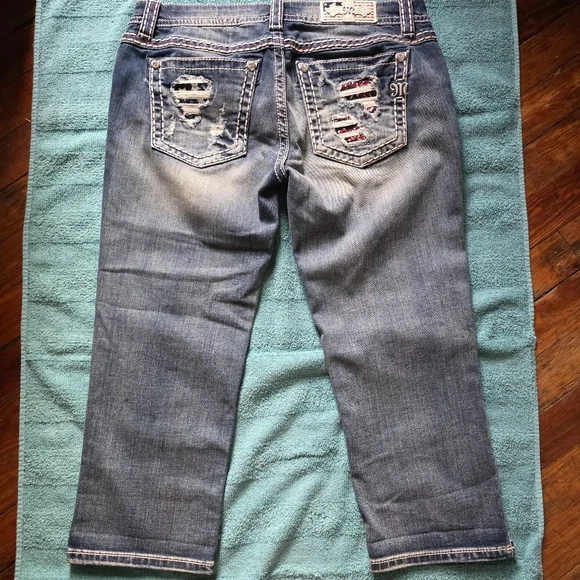 Miss Me Signature Cuffed Capri, Size 31 - Picture 1 of 5